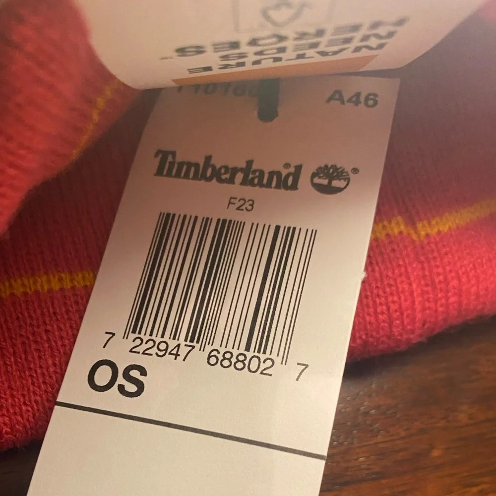 NWT Timberland Women's Classic Tonal Patch Cuffed Beanie in Red Gift‎ Winter